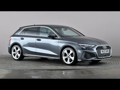 Usado Audi A3 S-Line 2023 Cinzento Sedan