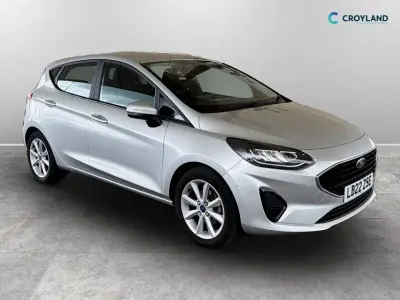 Usado Ford Fiesta Trend 100 CV (73 kW) 2022 Plateado Utilitario
