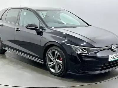 Second-hand VW Golf VIII R-line 150 CP (110 kW) 2024 Hatchback