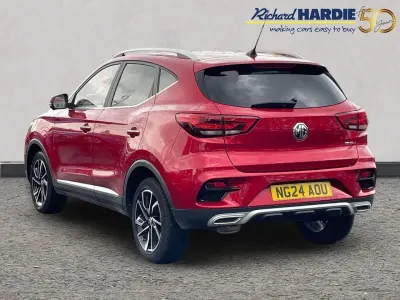 Używany MG ZS Exclusive 105 KM (77 kW) 2024 Czerwony SUV