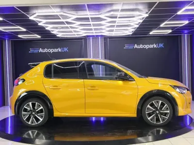 Used Peugeot 208 GT-line 2020 Yellow Hatchback