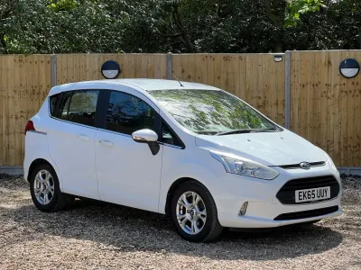 Usado Ford B-MAX Zetec 2015 Branco Monovolume