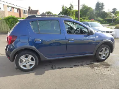 Begagnad Dacia Sandero Comfort 90 HK (66 kW) 2018 Blå Halvkombi