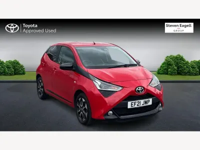 Used Toyota Aygo Trend 72 HP (52 kW) 2021 Red Hatchback