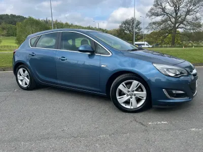 Used Vauxhall Astra SRi 165 HP (121 kW) 2014 Blue Hatchback