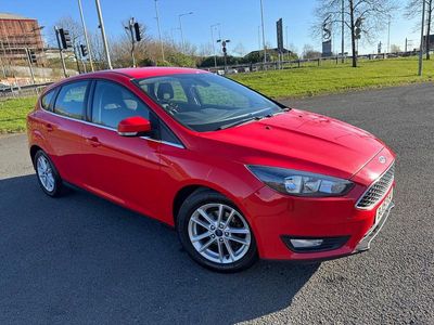 Used Ford Focus Zetec 125 HP (91 kW) 2015 Red Hatchback