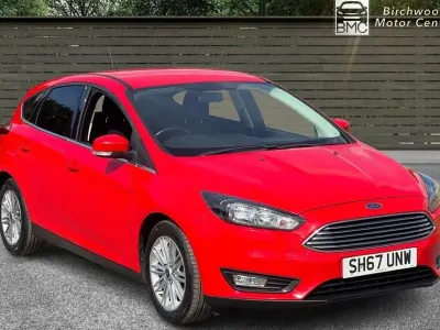 Used Ford Focus Zetec 125 HP (91 kW) 2018 Red Hatchback