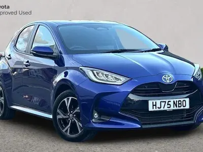 Used Toyota Yaris Design 116 HP (85 kW) 2025 Blue Hatchback