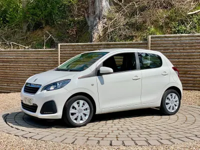 Used Peugeot 108 Active 68 HP (50 kW) 2017 White Hatchback