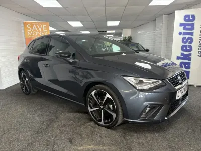 Begagnad Seat Ibiza FR Sport 2025 Grå Halvkombi