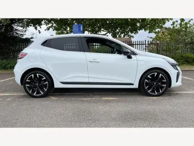 Neu Renault Clio V Techno 90 PS (66 kW) 2025 Weiß Kleinwagen