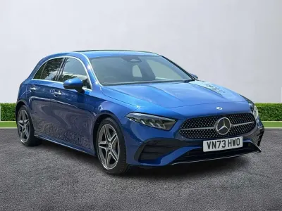 Używany Mercedes A200 AMG Line Premium 2024 Niebieski Hatchback