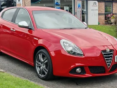 Used Alfa Romeo Giulietta Exclusive 170 HP (125 kW) 2015 Red Hatchback
