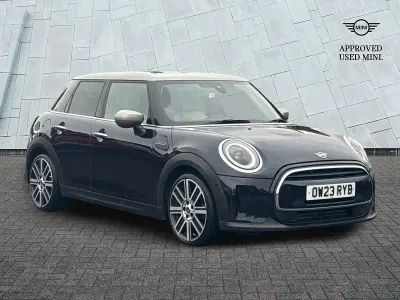 Begagnad Mini Cooper Exclusive 134 HK (98 kW) 2023 Svart Halvkombi