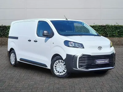Used Toyota Proace 120 HP (88 kW) 2025 White MPV