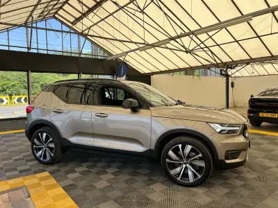 Used Volvo XC40 R-Design Pro 258 HP (189 kW) 2022 Pebble grey SUV