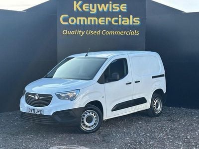 Used Vauxhall Combo 100 HP (73 kW) 2021 White MPV