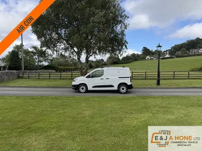 Used Toyota Proace Active 100 HP (73 kW) 2023 White MPV
