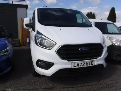 Begagnad Ford Transit Custom Limited 130 HK (95 kW) 2023 Vit Van