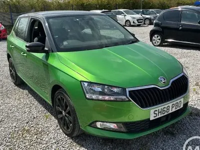 Used Skoda Fabia Colour Edition 75 HP (55 kW) 2018 Green Hatchback