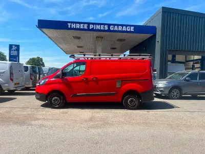 Used Ford Transit Custom 105 HP (77 kW) 2019 Red Van