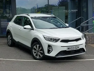 Used Kia Stonic 99 HP (72 kW) 2022 White SUV