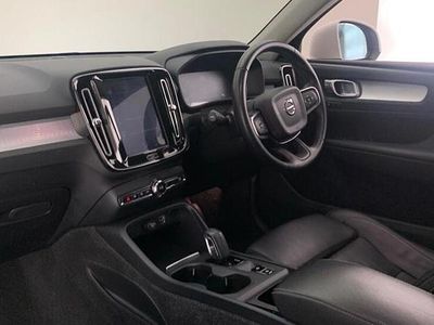 Used Volvo XC40 Momentum 148 HP (108 kW) 2018 Blue SUV