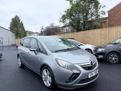 Używany Vauxhall Zafira SRi 170 KM (125 kW) 2014 Srebrny Minivan