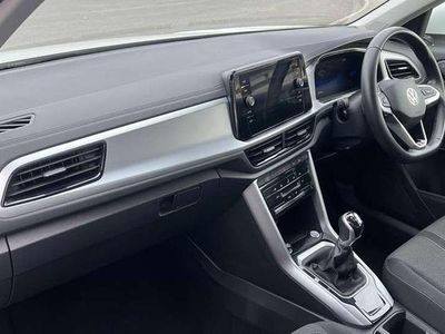 Used VW T-Roc Life 110 HP (80 kW) 2023 Pure white SUV