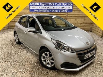 Gebraucht Peugeot 208 Active 82 PS (60 kW) 2017 Silber Kleinwagen