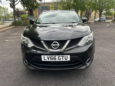 Usado Nissan Qashqai N-Connecta 115 CV (84 kW) 2016 Negro SUV
