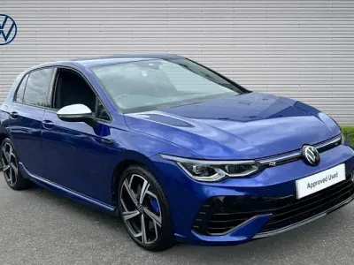 Begagnad VW Golf VIII R 320 HK (235 kW) 2024 Blå Halvkombi