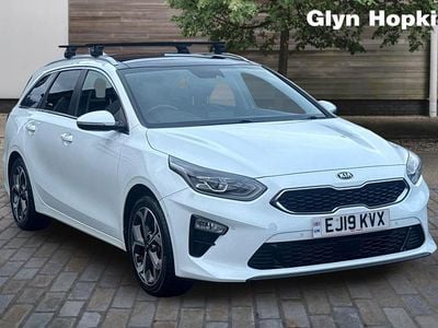 Used Kia Ceed First Edition 2019 White Hatchback