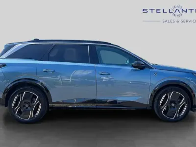 Used Peugeot e-5008 GT 152 kW (207 HP) 2024 Blue SUV
