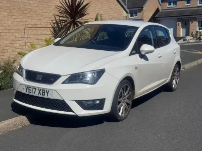 Usado Seat Ibiza FR 110 CV (80 kW) 2017 Blanco Utilitario