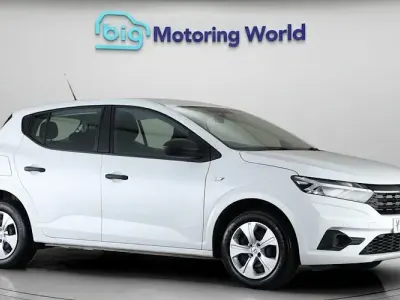 Used Dacia Sandero Essentiel 101 HP (74 kW) 2022 White Hatchback