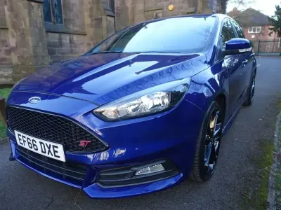 Used Ford Focus ST 185 HP (136 kW) 2016 Blue Hatchback