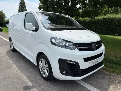 Used Vauxhall Vivaro Elite 100 kW (136 HP) 2021 White MPV