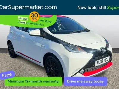 Usado Toyota Aygo x-press 69 HP (50 kW) 2018 Branco Citadino