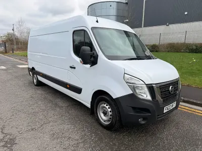 Used Nissan Interstar Tekna 150 HP (110 kW) 2022 White Van