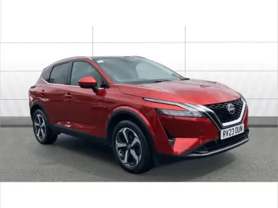 Used Nissan Qashqai N-Connecta 155 HP (114 kW) 2023 Red SUV