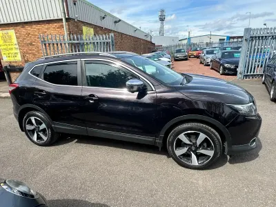Usado Nissan Qashqai N-Connecta 115 CV (84 kW) 2016 Negro SUV