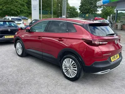 Used Vauxhall Grandland X S 130 HP (95 kW) 2018 Red SUV