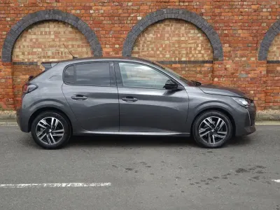 Used Peugeot 208 Allure+ 100 HP (73 kW) 2023 Grey Hatchback