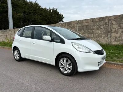 Used Honda Jazz ES 2013 White Hatchback