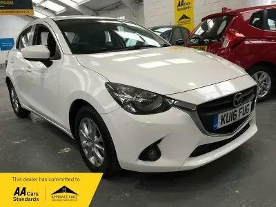 Used Mazda 2 2016 White Hatchback