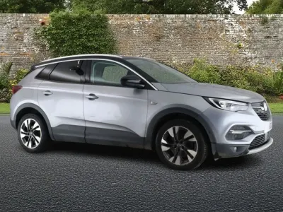 Second-hand Vauxhall Grandland X Sport 130 CP (95 kW) 2018 Gri SUV