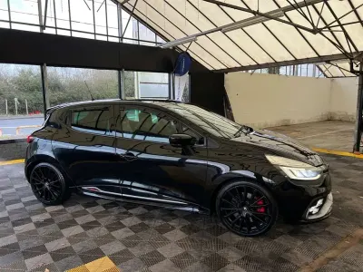 Begagnad Renault Clio IV Trophy 2017 Svart Halvkombi