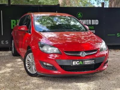 Used Vauxhall Astra Excite 110 HP (80 kW) 2015 Red Hatchback
