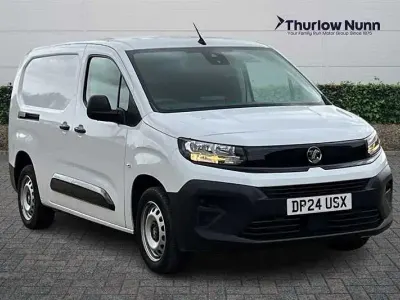Second-hand Vauxhall Combo S 100 CP (73 kW) 2024 Alb Monovolum